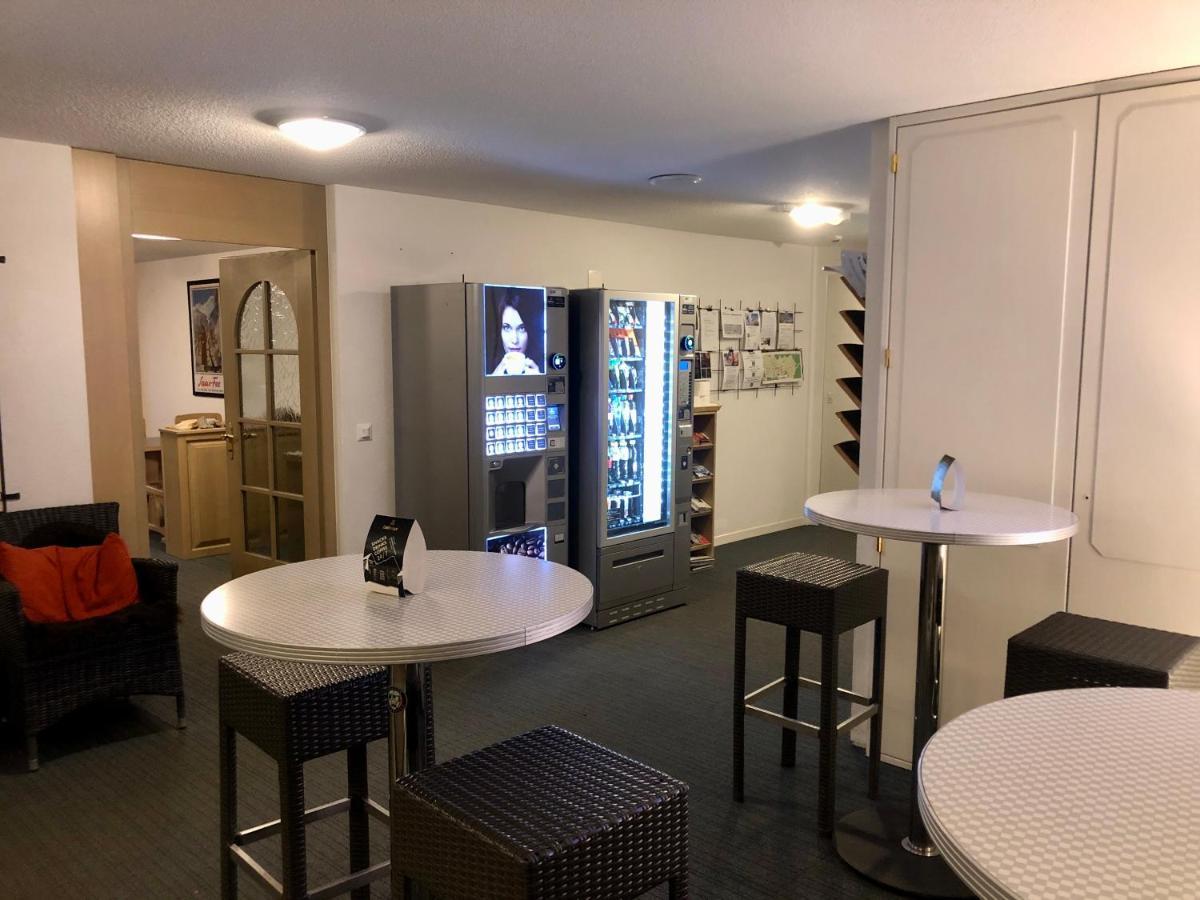 月神酒店 萨斯费 外观 照片